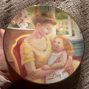 “A Mother’s Love” Porcelain Mother's Day Decorative Plate Trimmed in 22K Gold